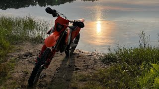 KTM exc 500 vs KTM 300 full speed in the woods [upl. by Enoob]