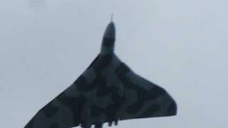 Vulcan XH558  the Victory Show Cosby [upl. by Akeirahs42]