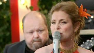 Helen Sjöholm tillsammans med BAO  Kära syster live på Allsång på Skansen [upl. by Caassi627]