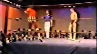 Jimmy Hart wrestles a jobber 1981 Classic Memphis Wrestling Manager [upl. by Abdu]