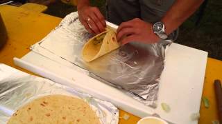 Wie falte ich einen Burrito  Wrap [upl. by Gnoht]