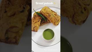 Barish wale special breadpakode ☺️youtubeshorts breadpakoda foodie easyrecipe foodshorts [upl. by Akim303]