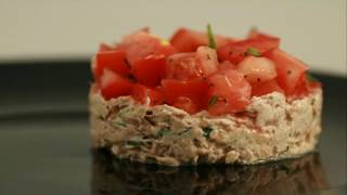 Recette  Tartare de tomates aux rillettes de thon [upl. by Eigram]