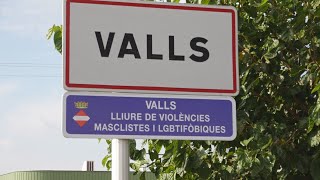 Valls es posiciona contra la violència masclista i lgtbifòbica [upl. by Atorod186]