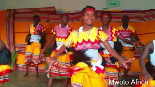 Maganda traditional Dances Bakisimba  muwogola African Traditional dances [upl. by Siddon]