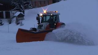 Kahlbacher Schneepflug STS auf Steyr CVT [upl. by Yesnyl]