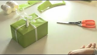 Geschenk verpacken  eine Gestaltungsidee [upl. by Neal]