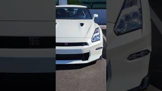 a sxs comparison of the nissan r35 gtr pre and post refresh and ngl the new one is much sharper [upl. by Keraj]