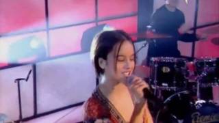 Alizée  Moi Lolita  LIVE 20020504 Italy [upl. by Mccord]