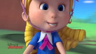 Goldie amp Bear  Jumping the moon  Official Disney Junior Africa [upl. by Liebermann]