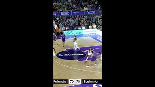 Espectacular TAPÓN de MATT COSTELLO que acabó en TRIPLE  Liga Endesa 202324 [upl. by Waldos809]