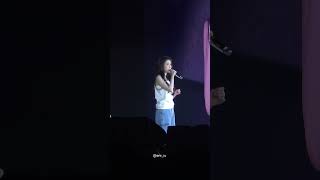 240630 아이유 HEREH 콘서트 방콕 무릎 [upl. by Naivatco]