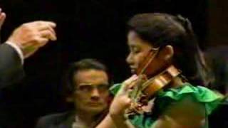 Sarah Chang Mendelssohn Violin Concerto Mvt1 Part1 [upl. by Lotsirb197]