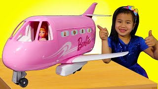 ¡Jannie juega con avion de BARBIE de JUGUETE Vuele con Elsa Anna Aurora las PRINCESAS de DISNEY [upl. by Anide]