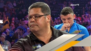 Pipes HustenAttacke Unsportlich oder clever  SPORT1 DARTS [upl. by Eimmaj]