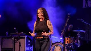 Ashley McBryde  A Little Dive Bar in Dahlonega Floores Country Store [upl. by Andreas]