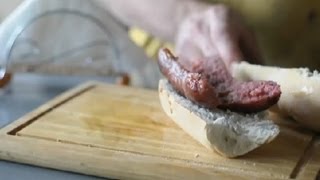 Cómo hacer choripán con salsa argentina  Tu parrilla [upl. by Sinnard]