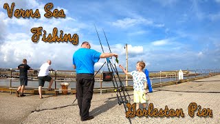 VERNS SEA FISHING  DAY OUT FISHING ON GORLESTON PIER WITH MY LITTLE HELPER [upl. by Banyaz]