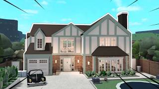 BUILDING A DETACHED UK HOUSE IN BLOXBURG [upl. by Eirovi]