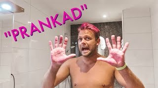 PRANK  Lägger LILA hårfärg i Gustavs schampo hahahaha ops [upl. by Essined]