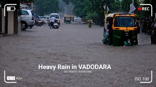 Heavy Rain in VADODARA GUJARAT भारी बाढ़ की वजह से सड़कें बनी नदिया Baroda Varsad Flood 2024 [upl. by Annayk]