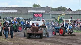 Tractor pulling with David Brown air plane schlepper HMT KLEP Historisch Festival Panningen 2023 [upl. by Ahsima]