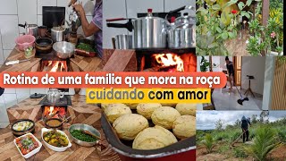 Nossa ROTINA na roça Familia que TRABALHA juntos preparando pão de queijo almoço fresquinho [upl. by Sansen343]