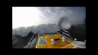 Pilot boat trials 5m breakers over Daunt Rockmpg [upl. by Xavier265]