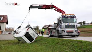 Verkehrsunfall mit Kleintransporter in Nußbach fordert einen Verletzten [upl. by Nauqahs]