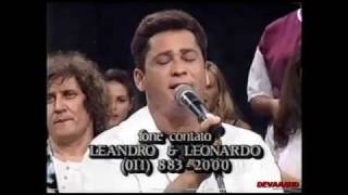 Leandro amp Leonardo  Um Violeiro Toca  Programa Livre [upl. by Trakas216]