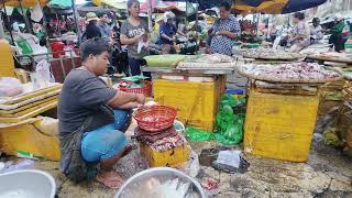 Everyday Fresh Food and Lifestyle Cambodian Street Food [upl. by Nyrhtakyram]