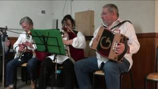 Copains Musiciens Roannes St Mary avril 2017 La marche des copains [upl. by Aicirtam557]