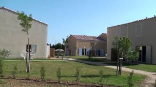 Les Demeures du Ventoux à Aubignan  Paisible village de vacances [upl. by Obeng]