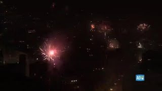 Capodanno Napoli dallalto a mezzanotte la città si illumina per i fuochi dartificio [upl. by Pasia]