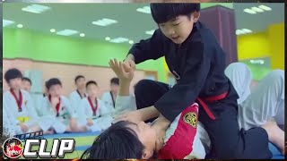 林秋楠与校霸道馆比武切磋 只用三招就让校霸心服口服！《龙拳小子》 Sueño del héroe junior【CLIP】Chinese Movie ES Sub [upl. by Dalia863]