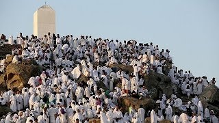 Le Mont Arafat deuxième étape du pèlerinage à La Mecque [upl. by Wooldridge]