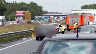 Autobahn1 Problematische Einsatzfahrt der Feuerwehr  Rettungsgasse  autobahnnothelfer 180810 [upl. by Rusticus]