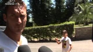 Totti a Villa Stuart dal Prof Mariani caviglia ok [upl. by Ahsitaf]