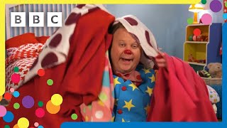 Mr Tumble Builds a Den  Mr Tumble and Friends [upl. by Zeugirdor]