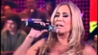 Suzana Vieira esquece a letra cantando no Faustão  191210 [upl. by Nwahser]