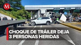 Tráiler se queda sin frenos y choca con caseta en Autopista del Sol en Guerrero [upl. by Carolynne]