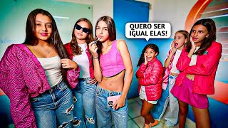 Todas Querem Copiar As Meninas Mais Populares Da Escola [upl. by Dareen]