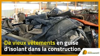 De vieux vêtements en guise disolant dans la construction [upl. by Meldon936]