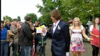 Jürgen DrewsquotÜber uns ist nur der Himmelquot bei ZDF Fernsehgarten 2010 [upl. by Ynnavoj]