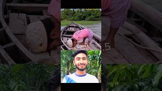 বন্যা পরিস্থিতিতে বাইটি নৌকাতে বসে নামাজ আদায় করতেছে ❤️ shorts shortsfeed viral amazing [upl. by Milburt]