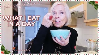 WHAT I EAT IN A DAY  VLOGMAS DAY 5 [upl. by Drareg]