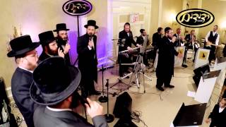 Chasidic 1st Dance Shea Berko amp Yedidim Choir  ריקודין בחתונה חסידית יהושע בערקא ומקהלת ידידים [upl. by Felske]