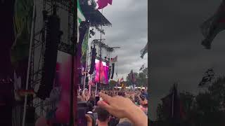 Girlfriend Avril Lavigne Glastonbury 2024 glastonbury uk concert [upl. by Elacsap844]