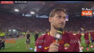 Totti in lacrime da laddio alla Roma quotResterei con voi altri 25 anniquot [upl. by Eanore]