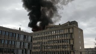 Villeurbanne Incendie sur un bâtiment n chantier au campus de la Doua [upl. by Marron]